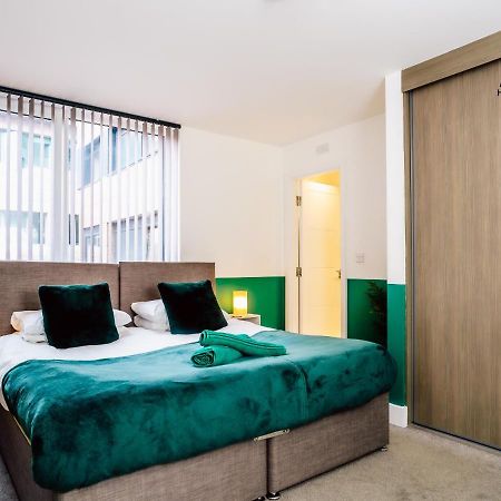 Modern Two-Bedroom Apartment - Central Location, Free Wi-Fi, Ideal For Long Stays By Av Hughes Properties Milton Keynes Zewnętrze zdjęcie