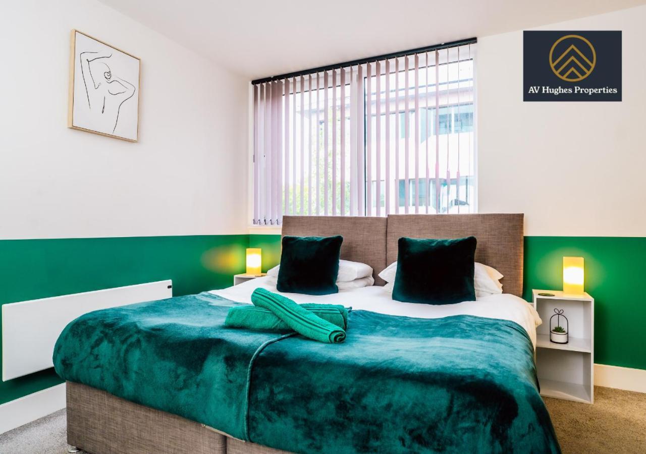 Modern Two-Bedroom Apartment - 4 Mins From Station, Free Parking, Ideal For Relocation By Av Hughes Properties Milton Keynes Zewnętrze zdjęcie