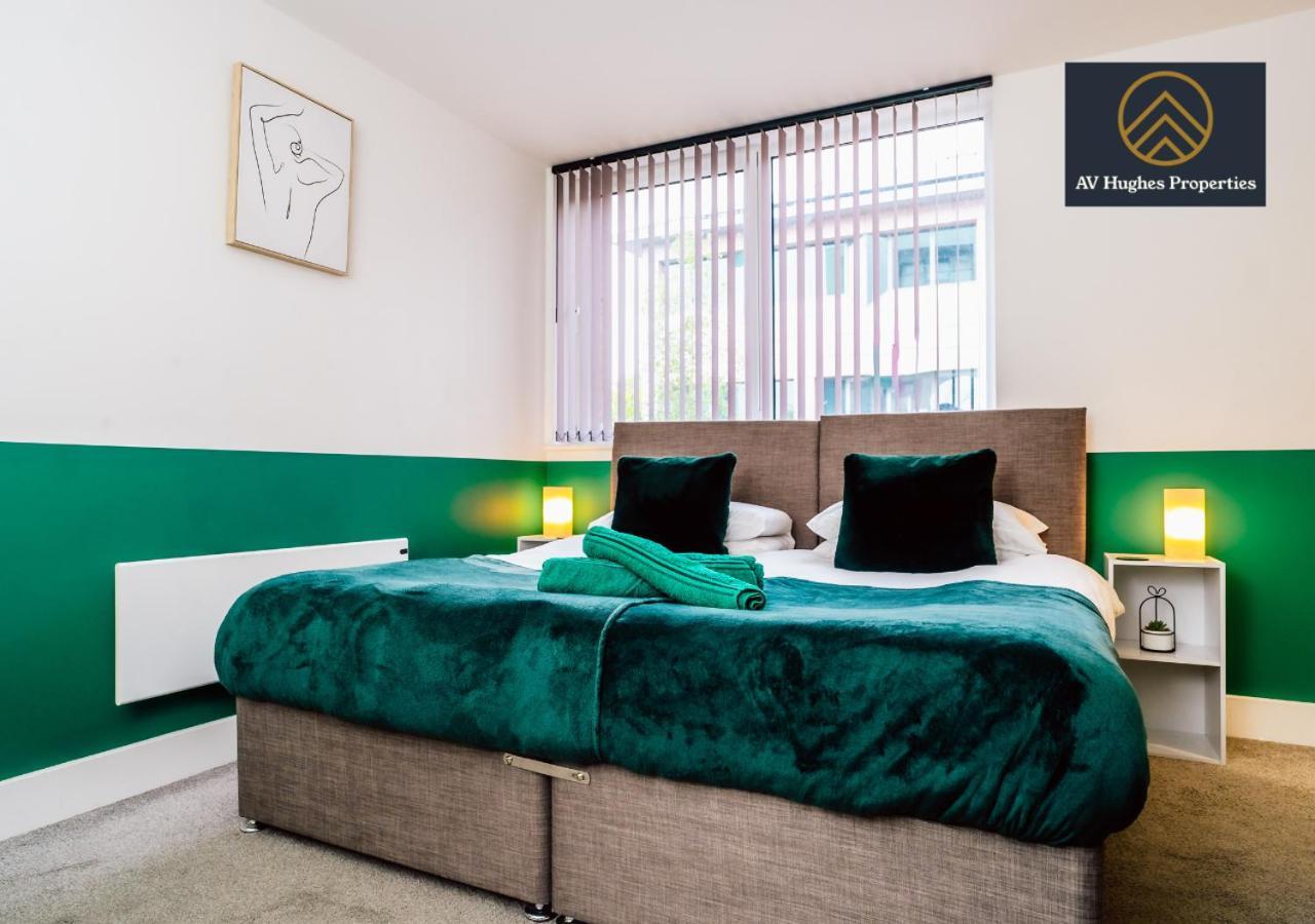 Modern Two-Bedroom Apartment - 4 Mins From Station, Free Parking, Ideal For Relocation By Av Hughes Properties Milton Keynes Zewnętrze zdjęcie